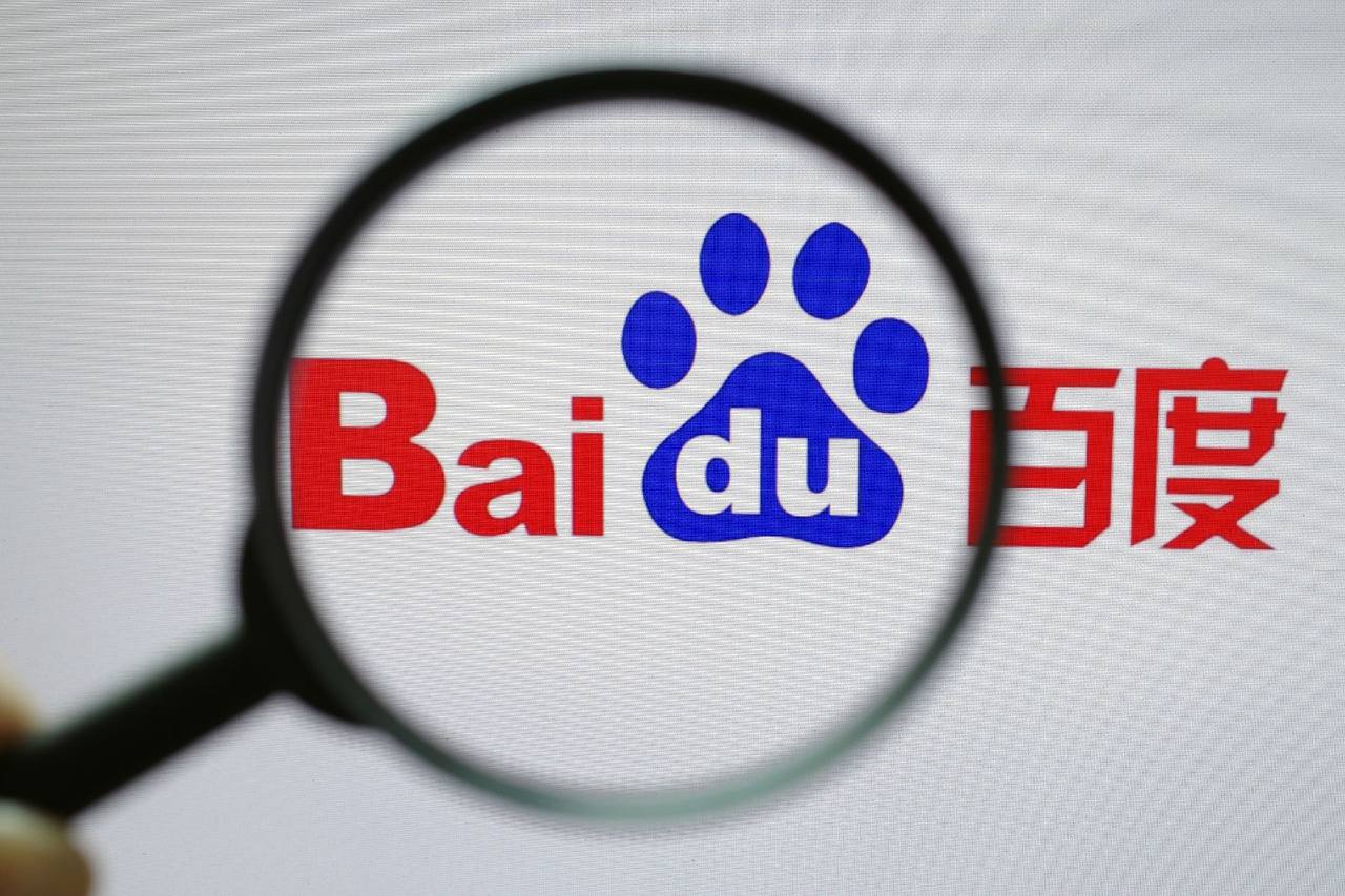 被岁刘銮雄的气场震着了